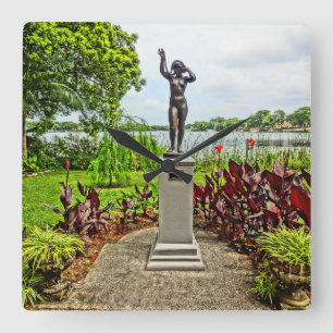 Albin Polasek Sculpture Gardens Winter Park FL Vierkante Klok