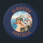 Albufeira Portugal retro noodcirkel Magneet<br><div class="desc">Albufeira retro vector reisontwerp. Albufeira is een stad in het zuiden van de Algarve in Portugal. Het is een voormalig vissersdorp dat een belangrijke vakantiebestemming is geworden.</div>