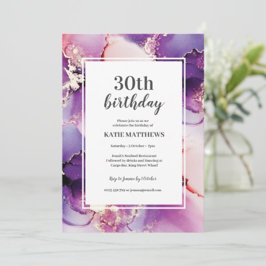 Alcohol Ink Paars Gold Birthday Party Invitation Kaart (Staand voorkant)