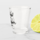 Alcohol komt uit in Wisdom Shot Glas (Rechts)