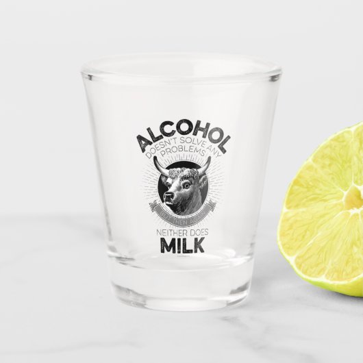 Alcohol vs. melk shot glas (Voorkant)