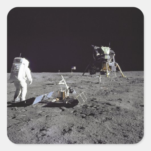 Aldrin kijkt terug op Tranquility Base Vierkante Sticker (Voorkant)
