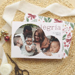 Alegría | Tarjeta Navideña Moderna con 2 Fotos Feestdagenkaart<br><div class="desc">Elegante y moderna tarjeta de Navidad. El diseño presenta dos fotos en forma circulaire, dándole un toque contemporáneo a sus recuerdos más destacados. Het is de hoogste onderscheiding van de gemeente. La palabra "Alegría" aparece en tipografía minimalista de color rojo en la esquina superior y el nombre de su familia...</div>