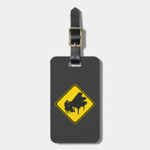 Alert: Piano Player Ahead. Bagagelabel