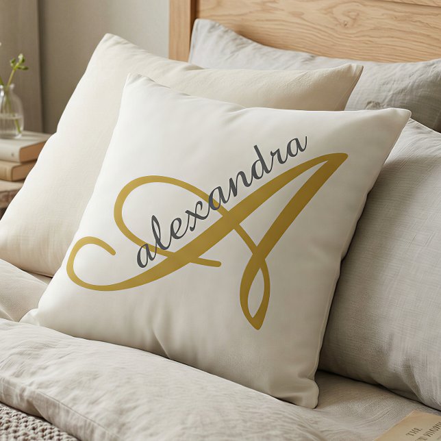 Alexandra Elegante Gouden Naam Decor Kussen (Creator heeft geüpload)