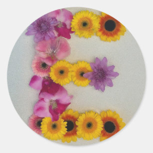 Alfabet E in bloemen Ronde Sticker