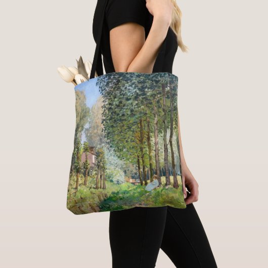 Alfred Sisley - Rest langs de Stream Tote Bag (Dichtbij)