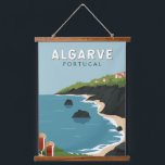 Algarve Portugal Retro Travel Art  Hangend Wandkleed<br><div class="desc">Het ontwerp van de vectorkunst van Algarve. De Algarve,  het zuidelijkste gebied van Portugal,  staat bekend om zijn Atlantische stranden en golfterreinen.</div>