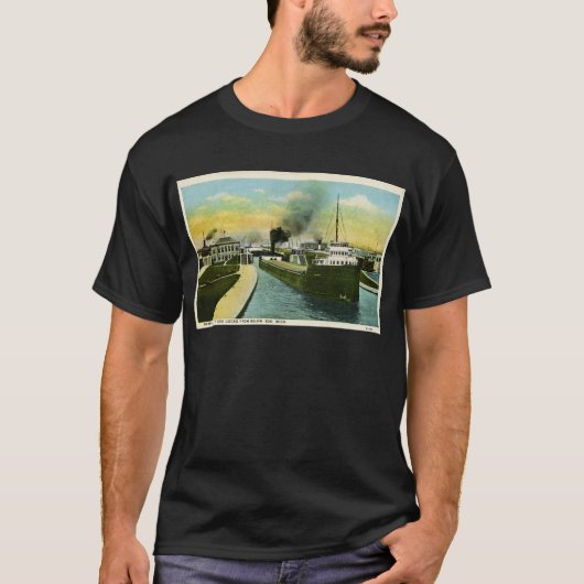 Algemeen Uitzicht van Soo Locks van onder, Soo, MI T-shirt (Voorkant)