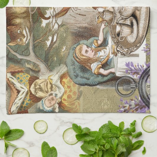 Alice Adventures in Wonderland Mad Tea Party Theedoek (Gevouwen)