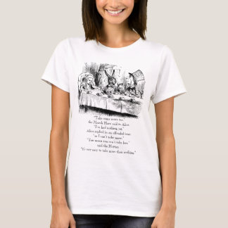 Alice & de Mad Tea Party met "niets" citaat T-shirt