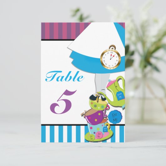 Alice in Wonderland Birthday Party Table Number Kaart (Staand voorkant)