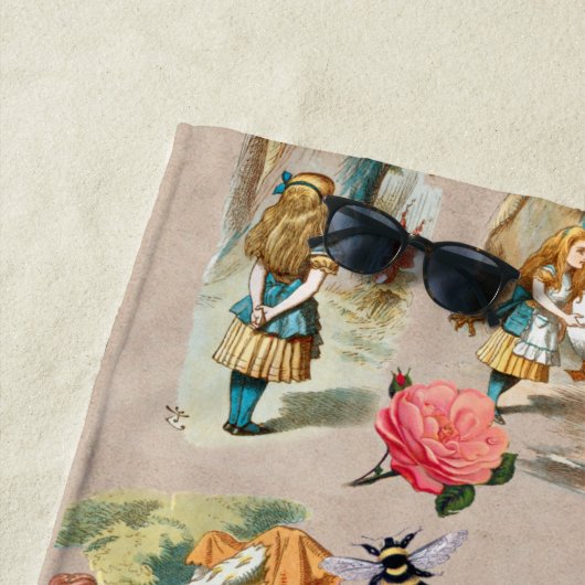 Alice in Wonderland Cheshire Cat Characters Strandlaken (In situ)