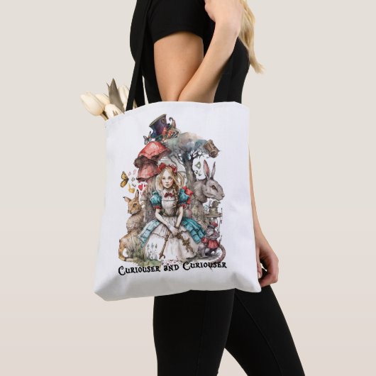 Alice in Wonderland Curiouser & CuriouserTote Bag Tote Bag (Dichtbij)