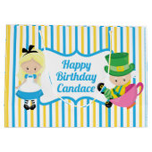 Alice in Wonderland Cute Custom Kids Birthday Girl Groot Cadeauzakje (Achterkant)