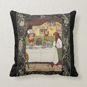 Alice in Wonderland, derde van vier Kussen