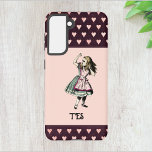 Alice in Wonderland Fairy Tale Monogram Samsung Galaxy Hoesje<br><div class="desc">Hou je van de griezelige Alice in Wonderland sprookje? Dit ontwerp bevat de klassieke afbeelding van Alice,  in de Bourgogne en aqua,  die verbijsterd lijkt te zijn,  maar charmant. De Bourgogne en het perachy roze hart grenzen aan het ontwerp. Voeg uw initialen toe om dit ontwerp te personaliseren.</div>