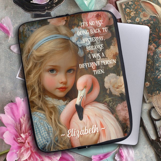 Alice in Wonderland met een roze flamingo Laptop Sleeve (Creator heeft geüpload)