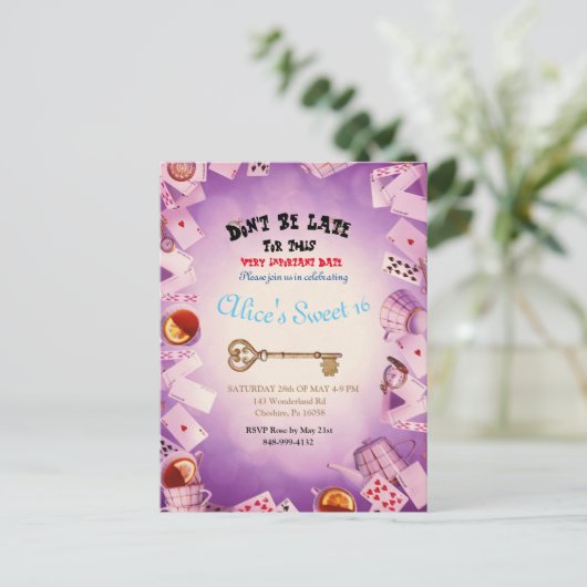 Alice in Wonderland redt de datum waarop ze anno w Aankondigingskaart (Staand voorkant)