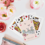 Alice in Wonderland Tea Party-speelkaart Pokerkaarten<br><div class="desc">Schitterend ontworpen Alice in Wonderland-themed save-the-date speelkaarten. Ideaal voor een Alice in Wonderland, de bruiloft. We hebben de iconische Alice in Wonderland theetafel- en tekenillustraties zorgvuldig hersteld door ze met de hand te schetsen en ze tot leven te brengen met prachtige waterverf ondertoon. De speelkaarten zijn ontworpen als een speelkaart...</div>