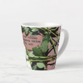 Alice Young Memorial Brick met witte rozen Mok (Rechterhoek)