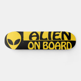 ALIEN AAN BOORD SKATEBOARD