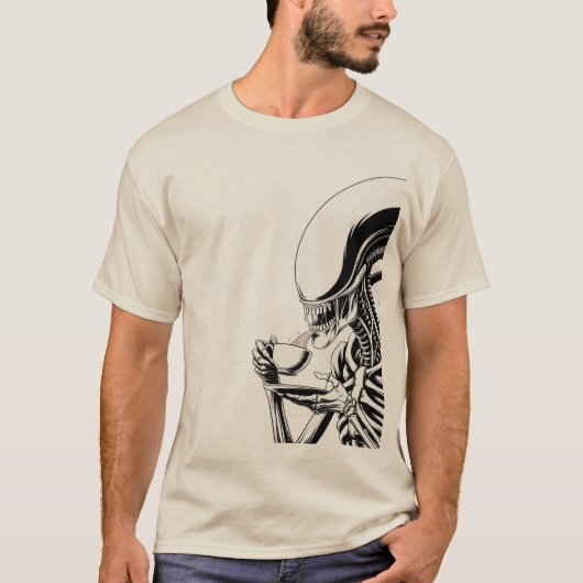 Alien Coffee: grappige sci-fi horror parodie T-shirt (Voorkant)