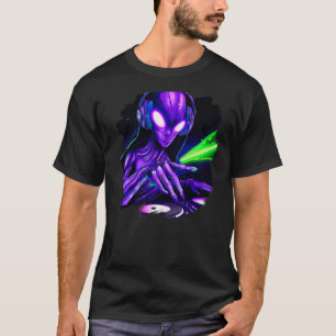 Alien Cyborg DJ Robot Record Techno Music Cool Ali T-shirt