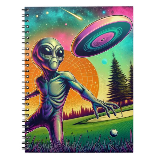 Alien Disc Golf met Planet Achtergrond Notitieboek (Voorkant)