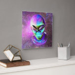 Alien Face komt uit de Galaxy Sky Vierkante Klok<br><div class="desc">Alien Face komt uit The Galaxy Sky als je in Sci-fi wilt dat een deel van mijn object in mijn winkel binnenkomt en een kijkje krijgt</div>