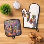 Alien Feast | Weird Sci-Fi Christmas Art Ovenwant & Pannenlap Set (Top down)