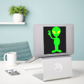ALIEN FUNNY LITTLE GREEN MAN CAR DECAL STICKER (Laptop op bureau)