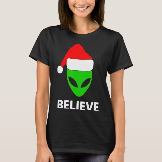 Alien Green Face Christmas Santa Hat Believe  T-shirt (Voorkant)