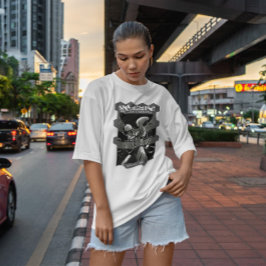 Alien Holding Astronaut Helmet T-shirt