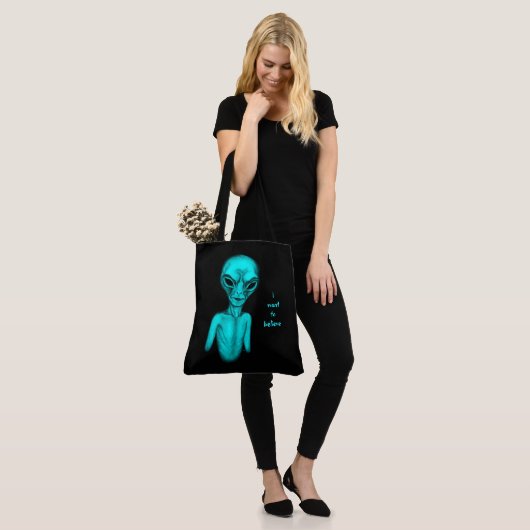 Alien, ik wil geloven tote bag (Op model)