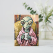 Alien in een roze jurk met koffie briefkaart (Staand voorkant)