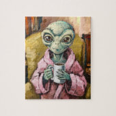 Alien in een roze jurk met koffie legpuzzel (Verticaal)