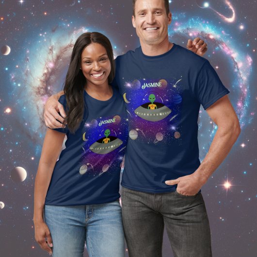 Alien in een ruimteschip draagt een New Mexico T-s T-shirt