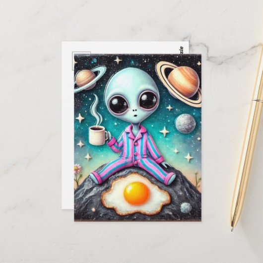 Alien in PJ's met een koffie en ei Briefkaart (Voorkant / Achterkant in situ)