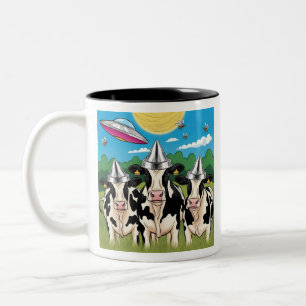 Alien Koe Tin Folie Hoed T-shirt, UFO UAP Tweekleurige Koffiemok