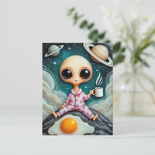 Alien koffie met ei en koffie zit op de rots briefkaart (Staand voorkant)