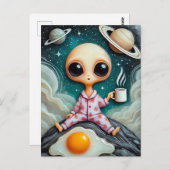 Alien koffie met ei en koffie zit op de rots briefkaart (Voorkant / Achterkant)