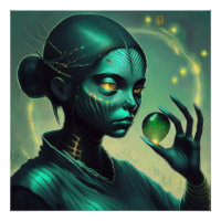 Alien Lady houdt transparant glazen object vast