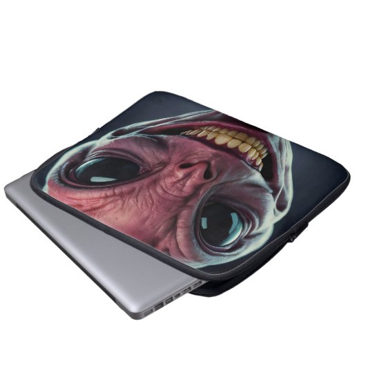 Alien. Laptop Sleeve (Voorkant onderkant)