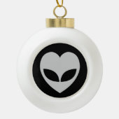 Alien Love Heart Ceramic Ball-kerstversiering Keramische Bal Ornament (Voorkant)
