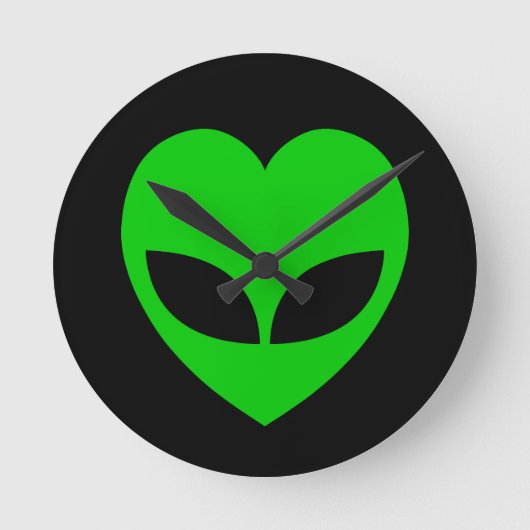 Alien Love Heart Ronde Klok (Voorkant)
