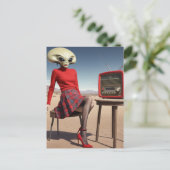 Alien met een radio in de woestijn briefkaart (Staand voorkant)