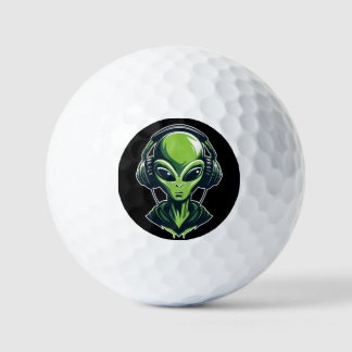 Alien mit Kopfhörern – Minimalistisches Techno & R Golfballen
