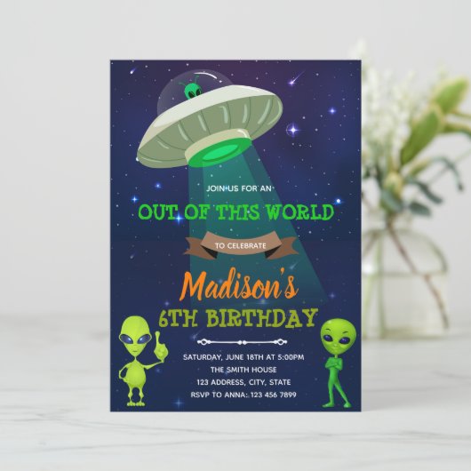 Alien OUT OF THIS WORLD verjaardagsuitnodiging Kaart (Staand voorkant)