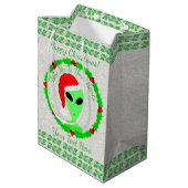 Alien Santa Holly Wreath Medium Happy Kerstmis Cadeauzakje (Achterkant Gekanteld)